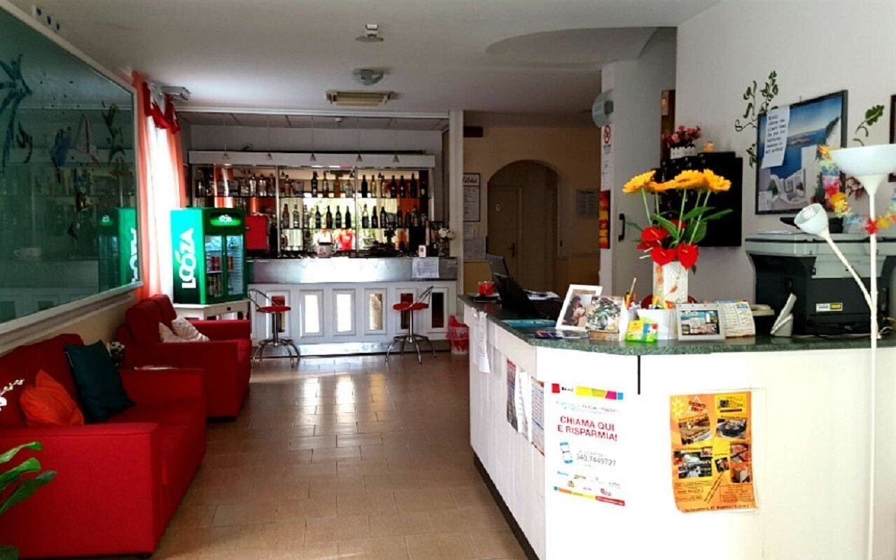 Фото Hotel Criss 3*